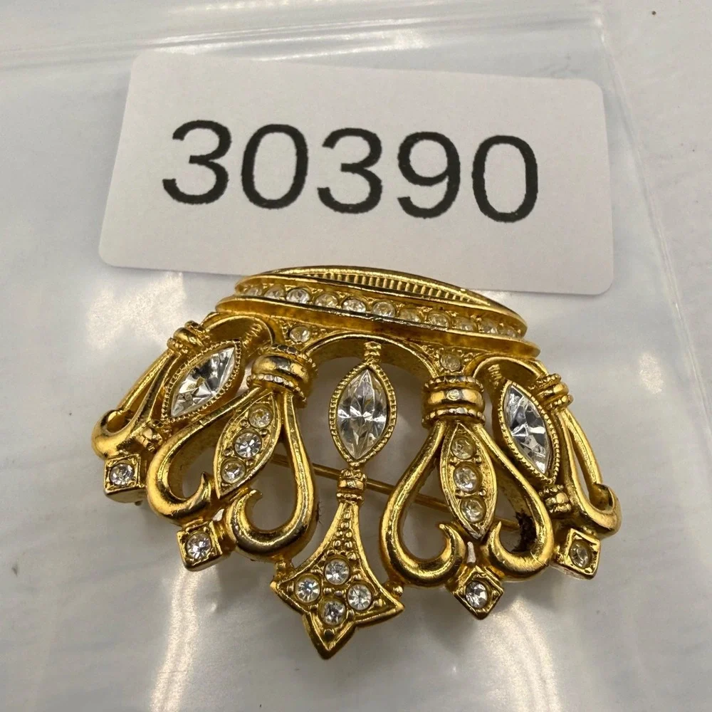Vintage KJL Avon Crown Brooch Gold Tone Rhinestone Signed Kenneth Jay Lane